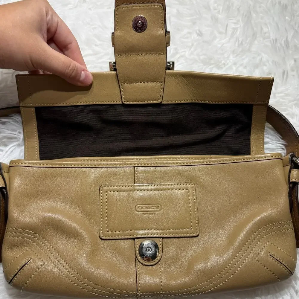 Vintage COACH Y2k Soho Saddle Tan Flap Shoulder Bag